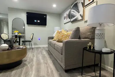 Image de 1 Bedroom/1 Full Bath House Apartment