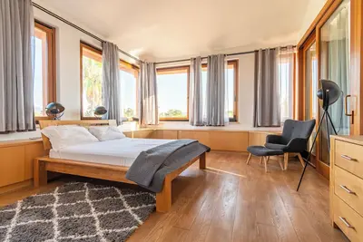 Image de Villa Praesidium, a unique waterfront property with beach access and splash pool