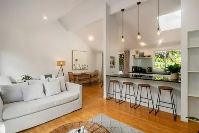 Image de Stylish Remuera Retreat| by Furnished Rentals