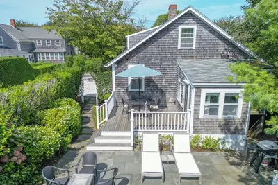 Town- Charming 5-bdrm house; Car Ferry reservations available