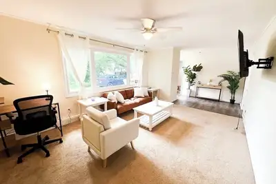 Image de Spacious Townhouse in 809 Park