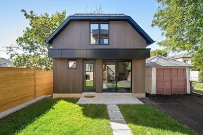 Image de Vacay By The Lake In This Cozy Garden Suite!