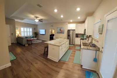 Image de Your luxury suite in Choctaw Beach!