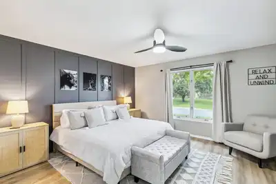 Image de Large Family Gathering Space: Sleeps 17! Kid Friendly Game Room, with 6 TVs!