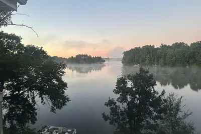 Image de Beautiful private cottage with amazing views of Tainter Lake in Menomonie