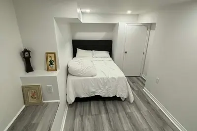 Image de Newly renovated, Furnished and Affordable 2 Bdrms + 2 bath basement