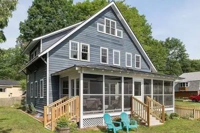 Image de Chic Lakeview Haven at Malletts Bay