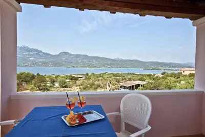 Stella di Gallura 3-bed studio apartment sea view