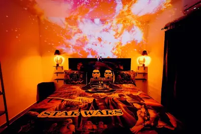 Image de Live Star Wars in Comfort and in the Heart of the City!