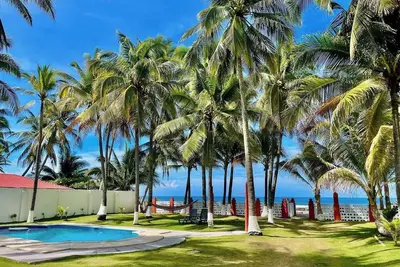 Image de Beachfront 4 bedroom house with WiFi, Ac in La Costa del Sol, El Salvador