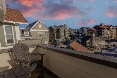 Image de Sl 407: Snow-Kissed Nights | Fireplace, Hot Tub & Mountain Sunset Views