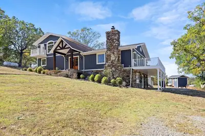 Image de Ultimate Family Riverfront Retreat: 5-Bedroom Retreat -sleeps 15