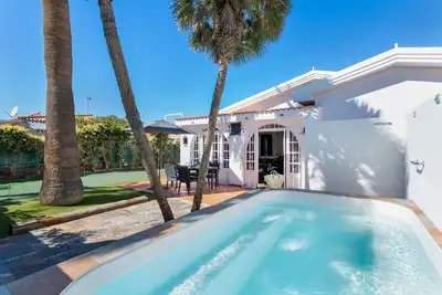 Villa de vacances exclusive à Maspalomas avec piscine chauffée à bulles