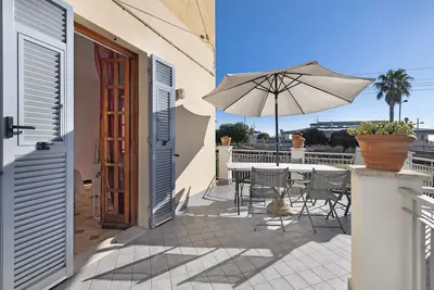 Image de Appartement 'La Casa Di Carlotta' avec terrasse privée, Wi-Fi et climatisation