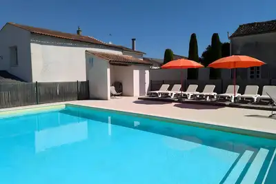 Image de Maison de vacances 'La Bonne Chauffe - Serpentin' avec piscine partagée, terrasse privée et Wi-Fi