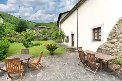 Image de Appartement 'Apartamento Narcea 1' avec vue sur les montagnes, terrasse privée et Wi-Fi