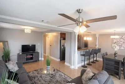 Image de Charming 3-bedroom house in Kenner- Safe. . 15 mins to Nola- Near Msy Airport