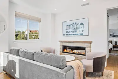 Image de 2 bedroom - WiFi, Ac, garaged off-street parking with Ev Charger.