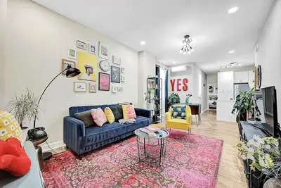 Image de Max I West: Cozy 2-bedroom apartment Near University City