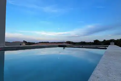 Image de Évasion haut de gamme – Villa avec spa & piscine, 4 personnes