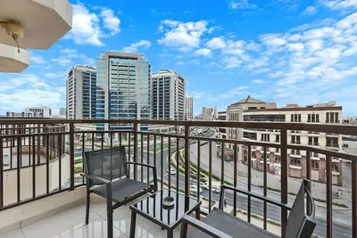 Image de Chic Studio Stay with Gym, Pool, and Kitchenette