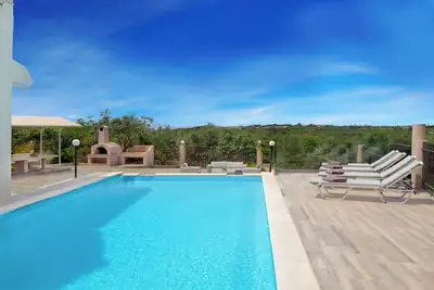 Image de Villa Elihrisos - une superbe villa de 225 m² avec piscine privée chauffée.