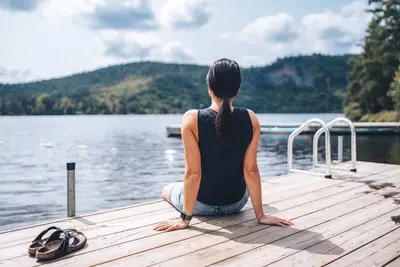 Image de Condo au Bord du Lac et Vue sur Montagnes avec Resort