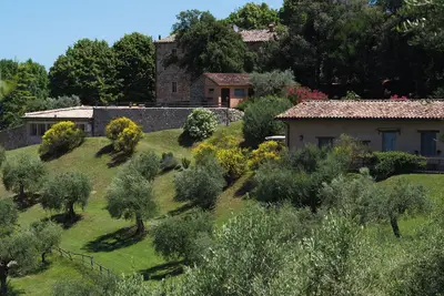 Image de Ulivo, painted apartment in a farmhouse 10 minutes driving from Perugia downtown
