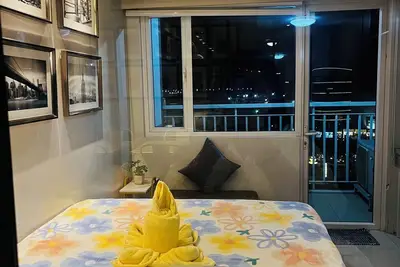 Image de Cozy 1-bedroom Unit with Sunset View