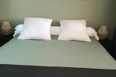 Image de Condrieu appartement rez de jardin avec stationnement privé clos