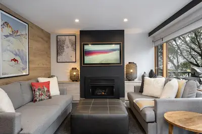 Image de Golden Eagle 2 Open Plan Apartment in the heart of the Village