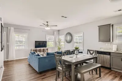 Image de Home In Heart Of Atl! Attractions Everywhere!