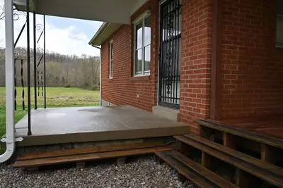 Image de Charming 2-bedroom cottage in Brodhead with WiFi and Ac