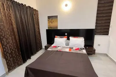 Image de Verde, Chic 2-bedroom apartment with Wi-Fi and Ac in delightful Wuse 2 Abuja