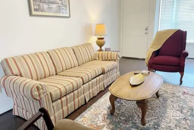 Image de Aspen House—Cozy & Central Townhouse