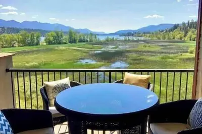 Lake View From Every Window!