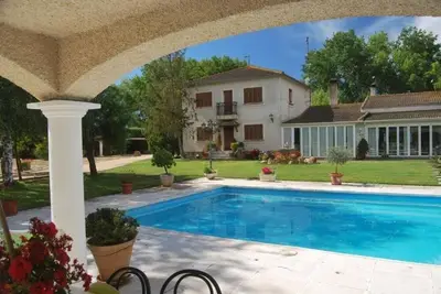 Image de 🌟✨ El Campillo House with Swimming Pool for Unforgettable Moments