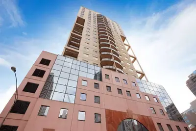 Image de Large Dual Units on Lt. Lonsdale