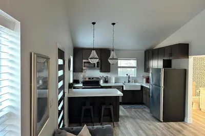 Image de Charming 2-bedroom cottage with Ac and WiFi in welcoming Fair Oaks