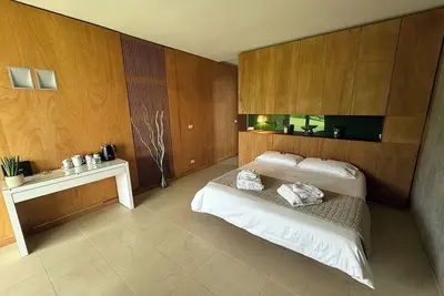 Image de Elegant Holiday House surrounded by greenery, ideal for those seeking a little relaxation