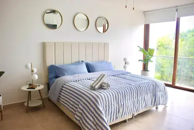 Incredible Penthouse! Private Jacuzzi overlooking the Pga Golf Camp and Fast Wifi