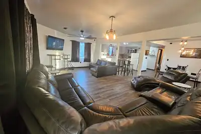 Image de Apartment: The Rose On 8 Mile Rd.