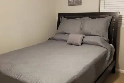 Image de Charming 3-bd, 2. 5-bath with open floorplan. WiFi, comfort and a great ambiance!