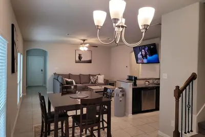 Image de Charming 3-bedroom house located less than 10-20mins Hobby Airport Nrg and Tmg.