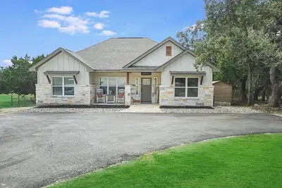 Image de Enjoy the Texas Hill Country in this wonderful 3bd/2bath in Fischer/Canyon Lake!