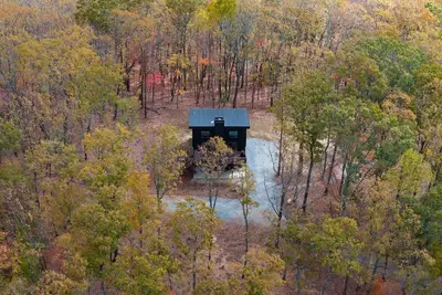 Image de Modern Cabin Secluded Wilderness Escape