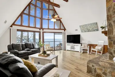 Image de Waterfront Family Retreat with Amazing Views