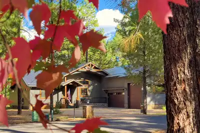 Image de Luxury 3-Bed 3-Bath Cabin with Fireplace, WiFi, Chef's Kitchen in Quiet Pinetop