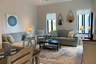 Image de Une escapade de luxe | 5 min à pied de la plage | tout nouveau, magnifique condo