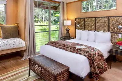 Image de Eclectic Bungalow close to Volcanoes National Park